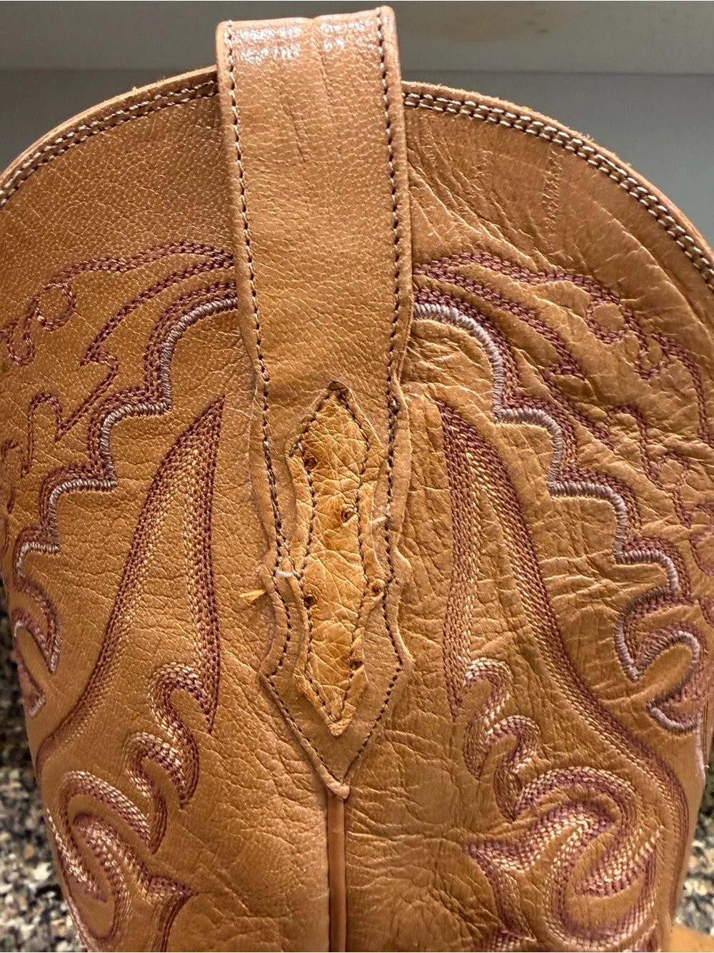 Lucchese classic tan